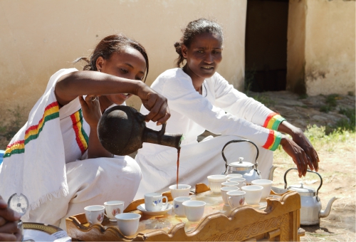 Traditionelle Kaffee Zeremonie in Äthiopien