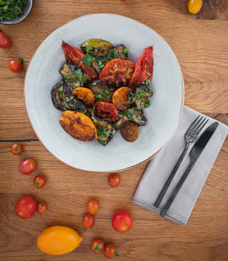 GEGRILLTER TOMATENSALAT
