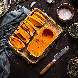 Gefüllter Butternuss-Kürbis mit Spinat-Maronen-Reis: Ein herzhaftes Herbstrezept | Handelshof