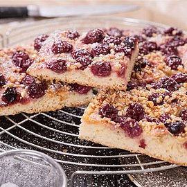 Mandel-Kirsch-Kuchen | Rezept | Handelshof