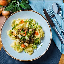 Pappardelle und gezupfte dicke Rippe | SELECCT | Handelshof