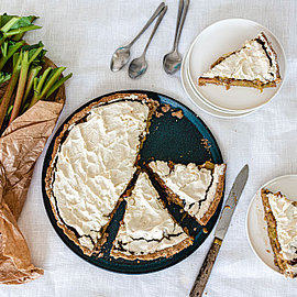 Rhabarberkuchen mit Baiser | Rezept | Handelshof