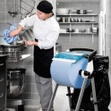 Reinigungsarbeiten in der Küche Reinigungsarbeiten in der Küche