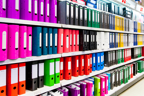 Büroartikel Büroartikel und Ordner in verschiedenen Farben