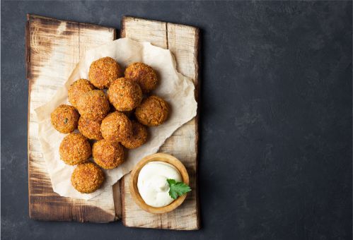 Falafel mit Brot und Dip Falafel mit Brot und Dip