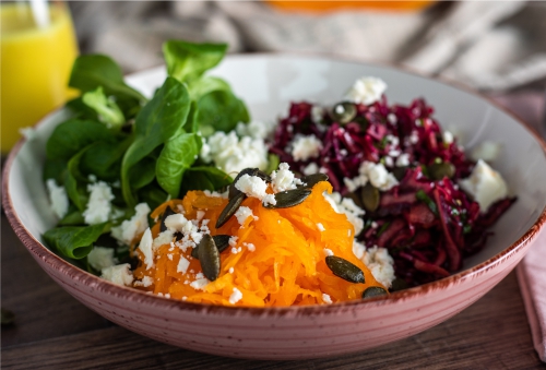 Kürbis-Bowl in Schüssel Kürbis-Bowl in Schüssel
