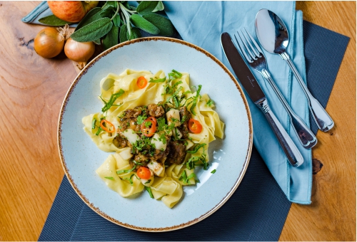 Pappardelle und gezupfte dicke Rippe Pappardelle und gezupfte dicke Rippe