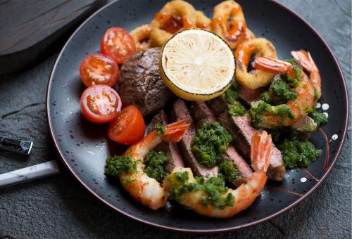 Surf and Turf auf Teller Surf and Turf auf Teller
