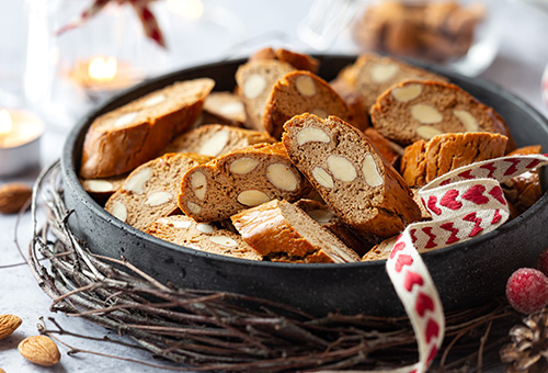 Cantuccini im Korb angerichtet