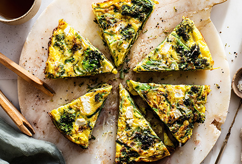 Gebackene Brokkoli-Frittata in Stücken