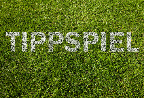 Tippspiel zur Fußball EM grüner Rasen mit weißer Schrift Tippspiel