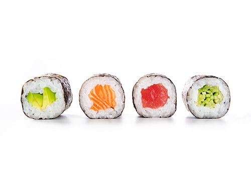Zubereitung von Maki-Sushi Maki-Sushi im Close-Up